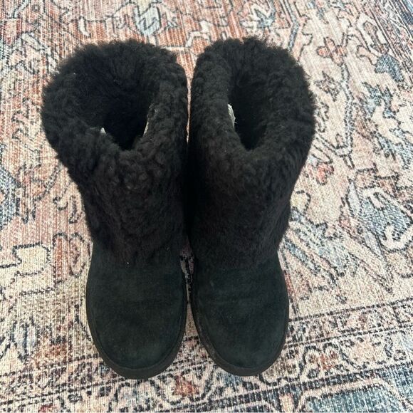 UGG Patten 1006794 Black Suede Shearling Women’s Boots Size 7 - Picture 3 of 12